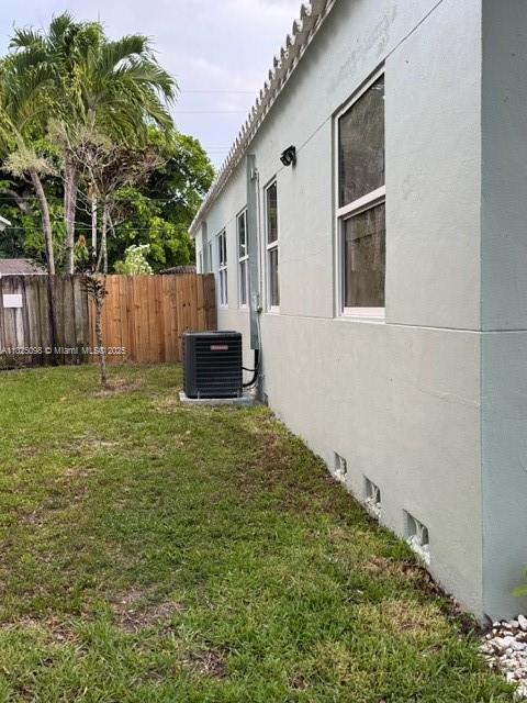 3 of 25 - 1930-1928 Adams St, Hollywood, FL