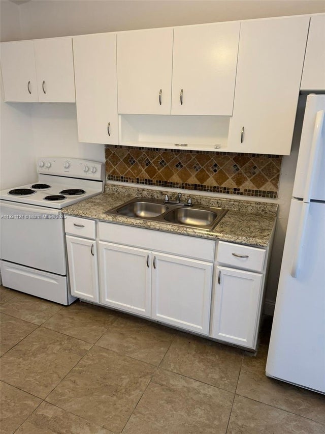2 of 22 - 630 Nw 15th Ter, Fort Lauderdale, FL