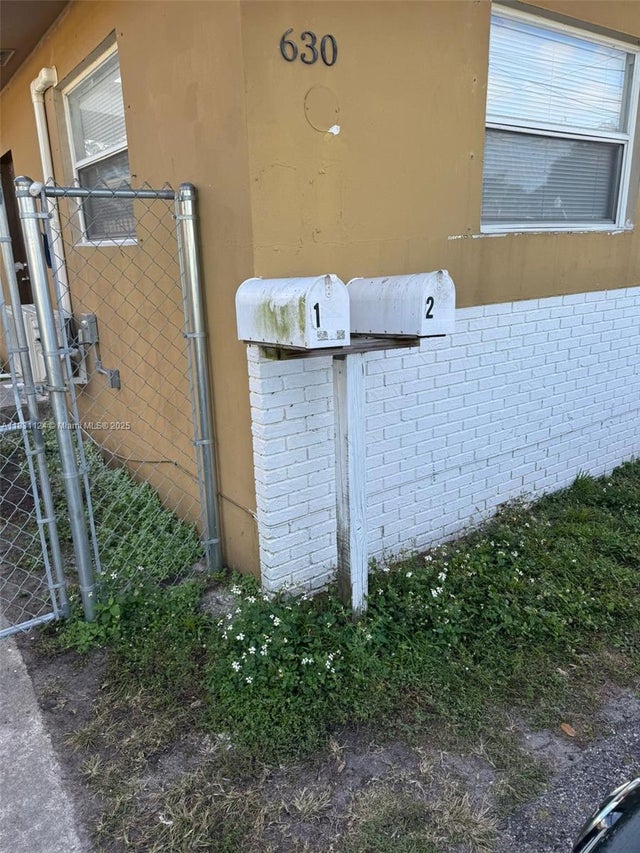 5 of 22 - 630 Nw 15th Ter, Fort Lauderdale, FL