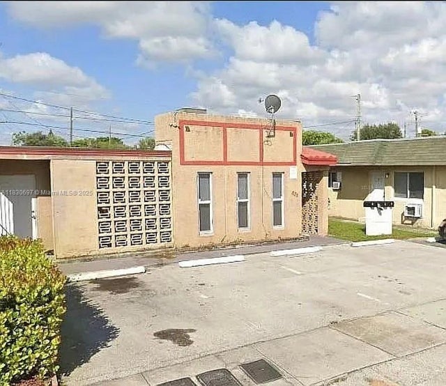 2 of 28 - 635 Nw 22nd Rd, Fort Lauderdale, FL