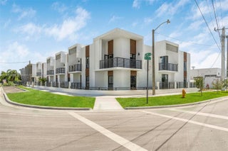 Photo of Listing #A11831640