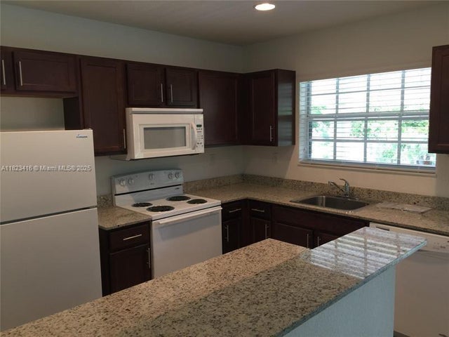 3 of 8 - 3525 Nw 114th Ln, Coral Springs, FL