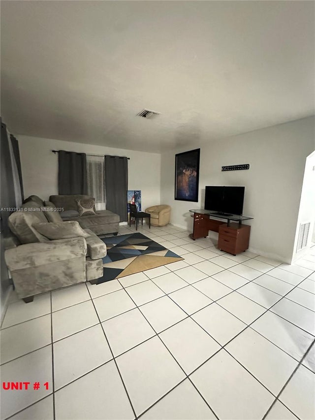 5 of 19 - 809 Ne 2nd St Unit 1-2, Hallandale Beach, FL
