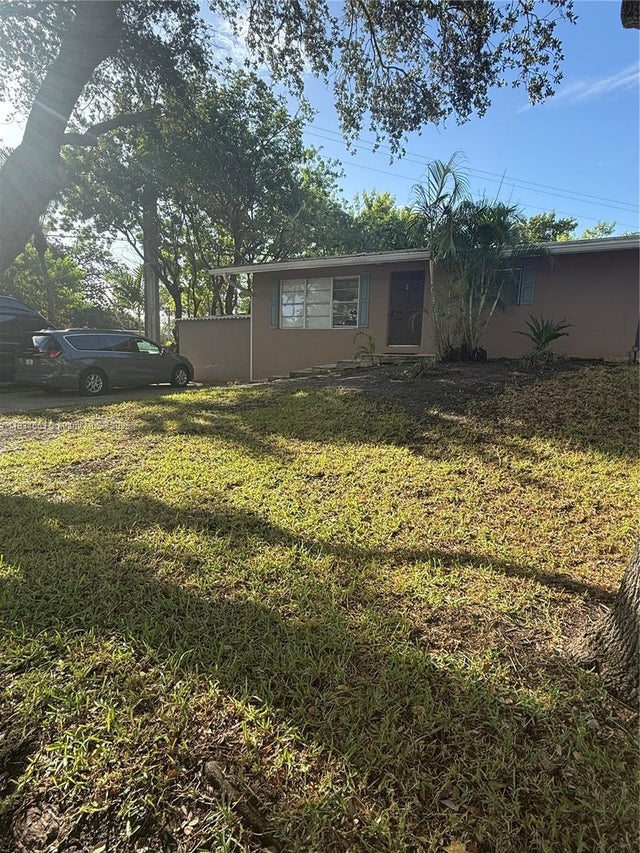 4 of 28 - 2036 Ne 21st Ave, Fort Lauderdale, FL