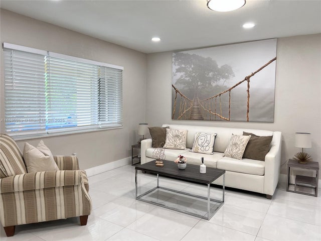 3 of 19 - 341 S 24th Ave, Hollywood, FL
