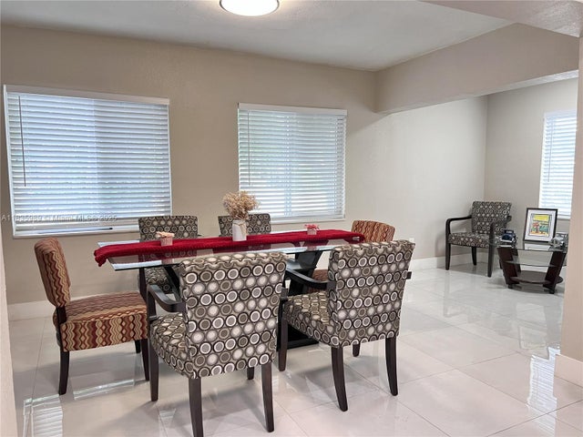 4 of 19 - 341 S 24th Ave, Hollywood, FL