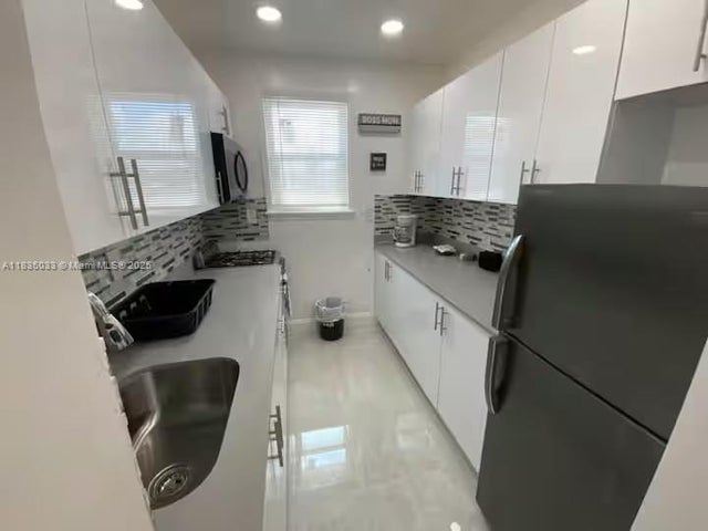 324 Van Buren St, Hollywood