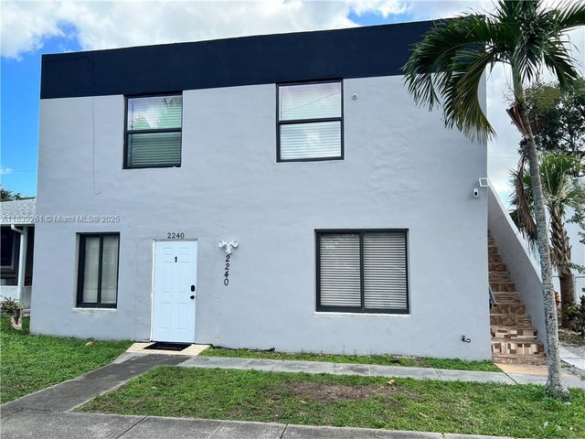 1 of 7 - 2240 Simms St, Hollywood, FL
