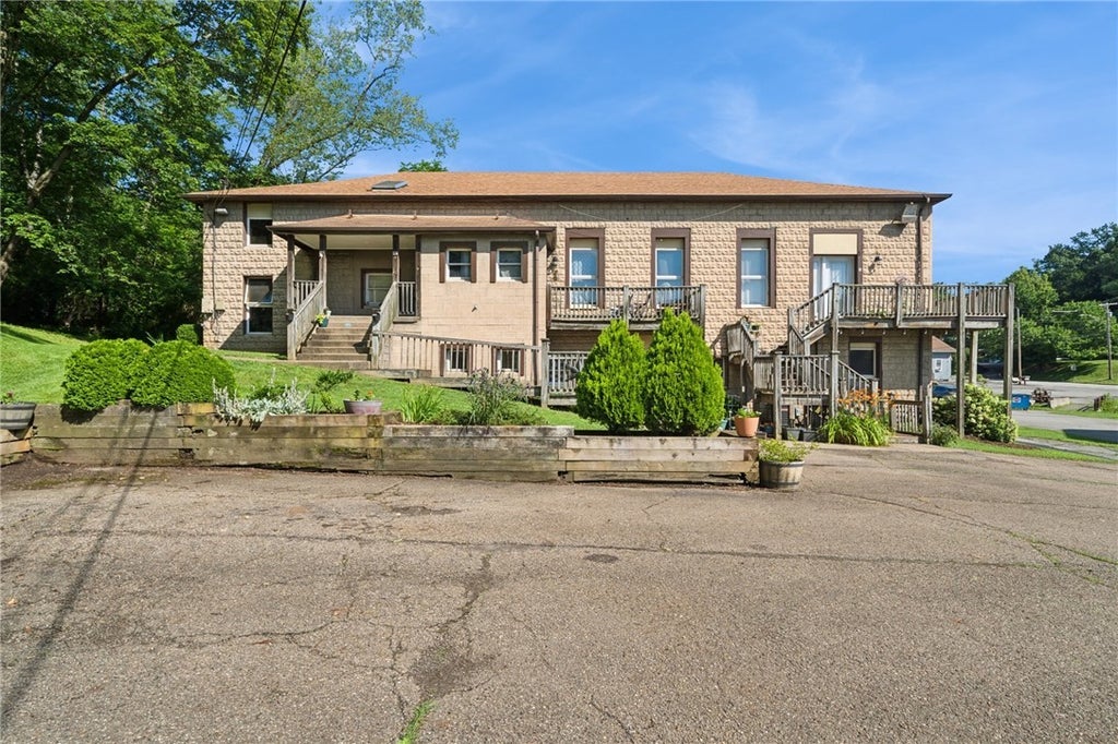 15 Old Saxonburg Boulevard, West Deer