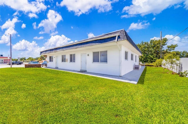 3 of 14 - 7031 Pembroke Rd, Pembroke Pines, FL