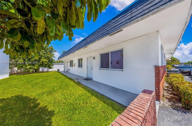 5 of 14 - 7031 Pembroke Rd, Pembroke Pines, FL