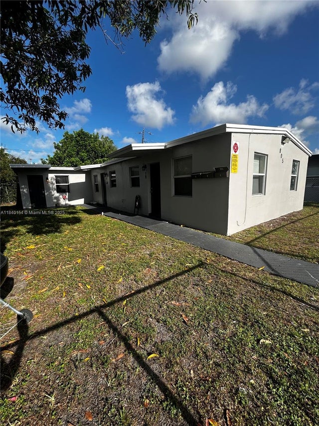 4 of 11 - 805 Nw 12th Ave, Fort Lauderdale, FL