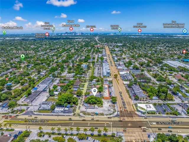 3 of 16 - 3932 Sw 12th Pl, Fort Lauderdale, FL