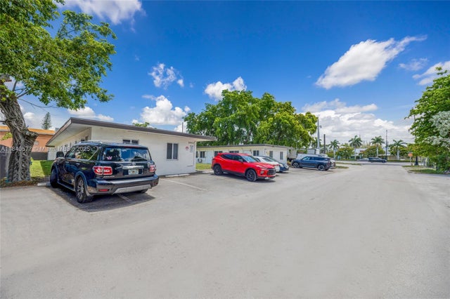 5 of 16 - 3932 Sw 12th Pl, Fort Lauderdale, FL
