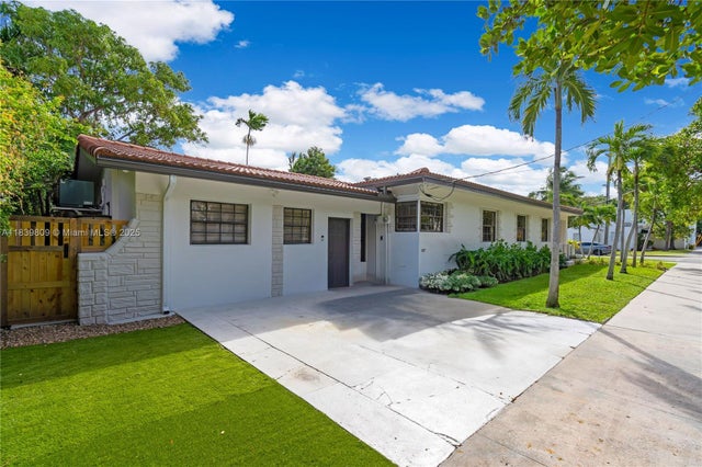 4 of 43 - 2121 Sw 13th Ave, Miami, FL