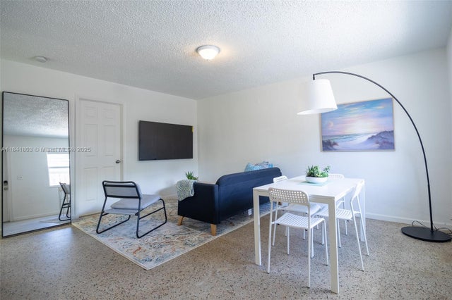 3 of 41 - 605 Sw 14th Ter, Fort Lauderdale, FL