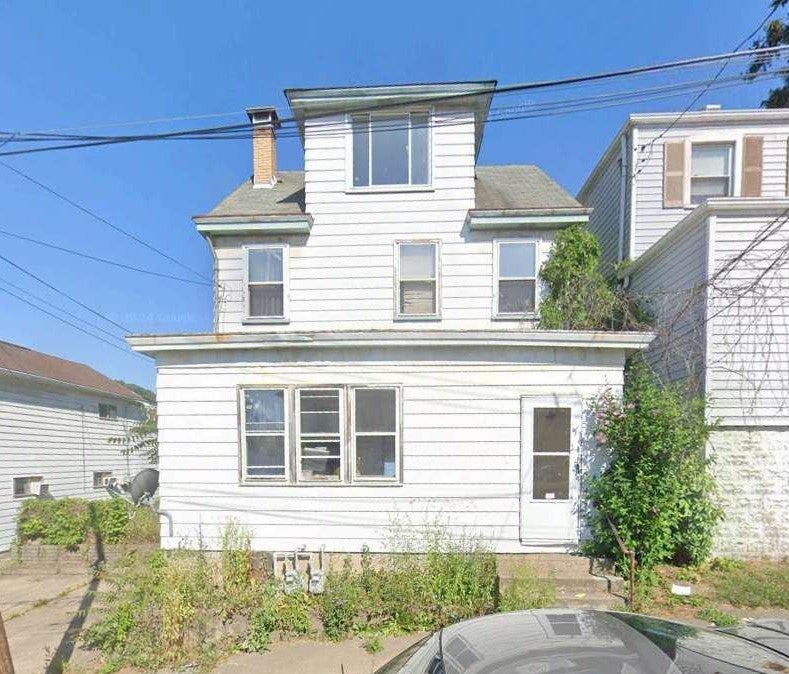 802 10th Street, Stowe