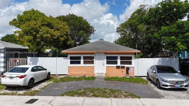 1 of 12 - 1437 N Andrews Ave, Fort Lauderdale, FL