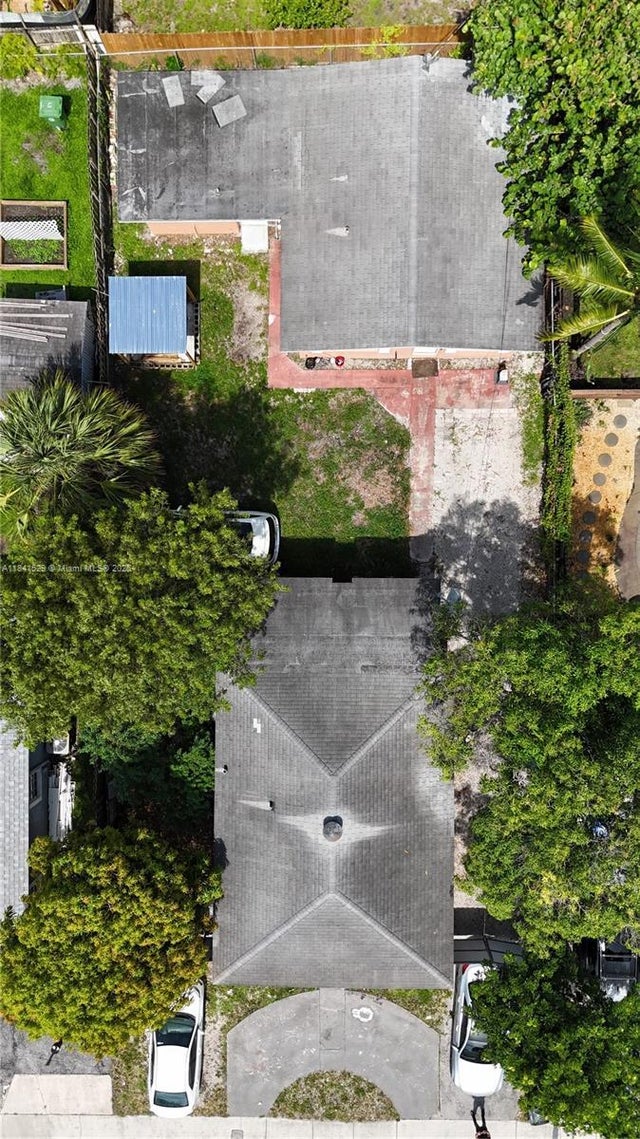 2 of 12 - 1437 N Andrews Ave, Fort Lauderdale, FL
