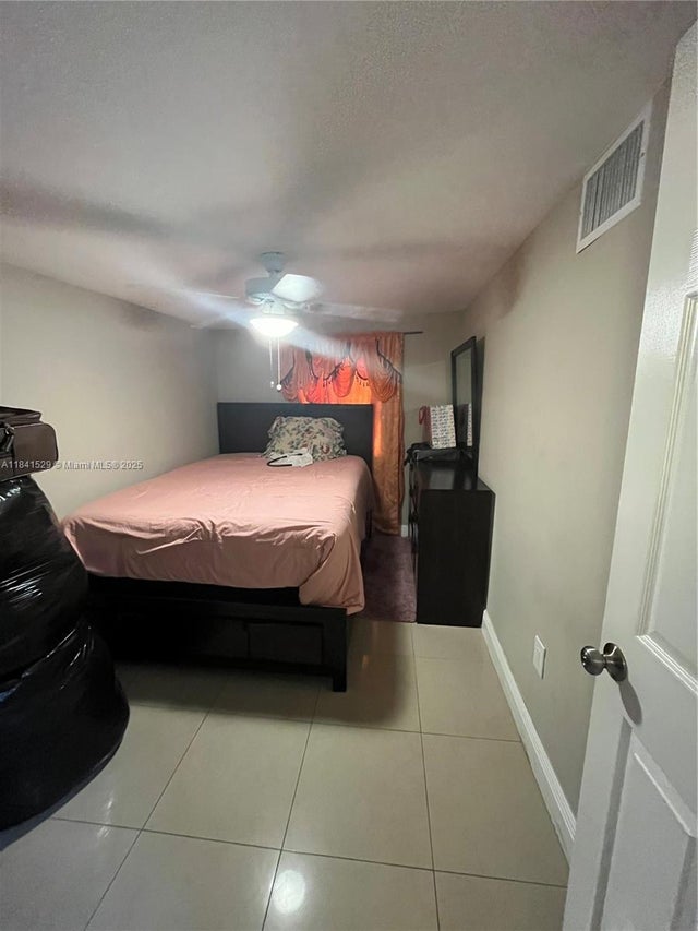 4 of 12 - 1437 N Andrews Ave, Fort Lauderdale, FL