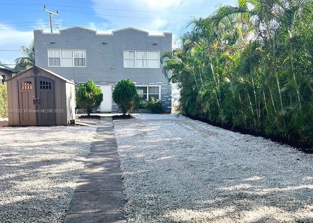 1 of 8 - 1940 Adams St, Hollywood, FL