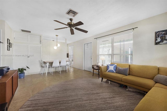 4 of 42 - 1433 Ne 22nd St, Wilton Manors, FL