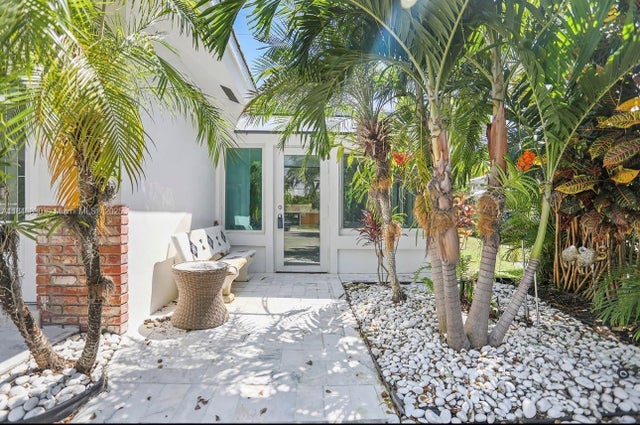 4 of 20 - 4512 Seagrape Dr, Lauderdale By The Sea, FL