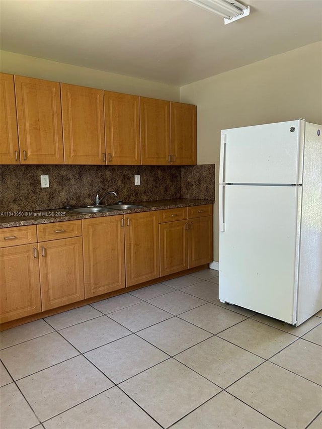 4 of 7 - 526 Nw 15th Ter, Fort Lauderdale, FL