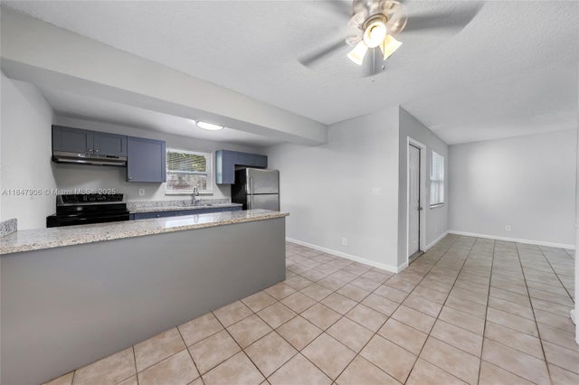 5 of 29 - 7921 Nw 44th Ct, Coral Springs, FL