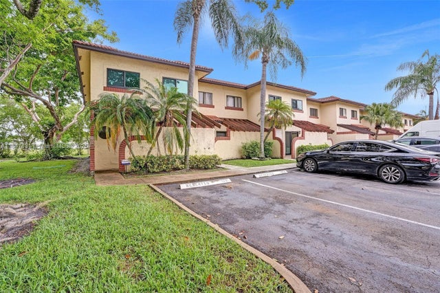 1 of 2 - 4629 Nw 90th Ave, Sunrise, FL