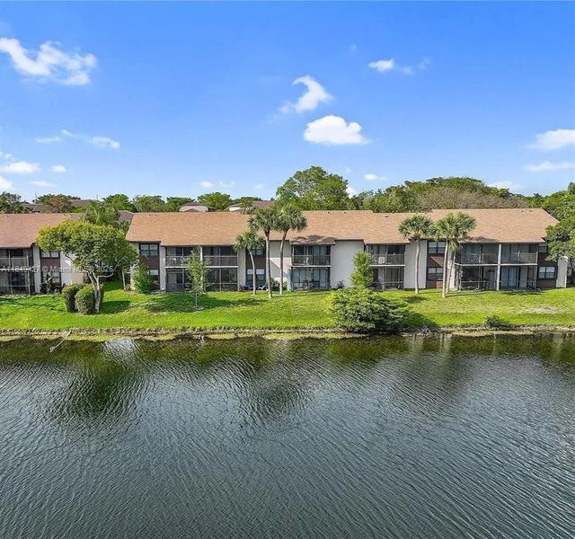 2 of 15 - 9928 Nob Hill Ct, Sunrise, FL