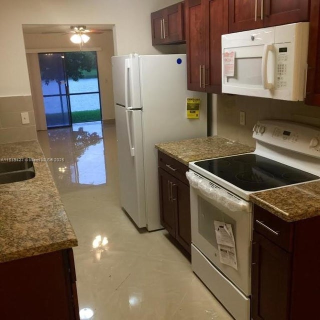 5 of 15 - 9928 Nob Hill Ct, Sunrise, FL