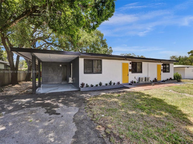 3 of 8 - 950 Sw 29th St, Fort Lauderdale, FL