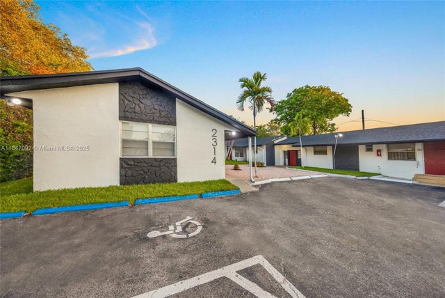 2 of 28 - 2314 Polk St, Hollywood, FL