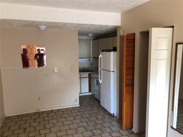 3 of 4 - 1923 Roosevelt St, Hollywood, FL