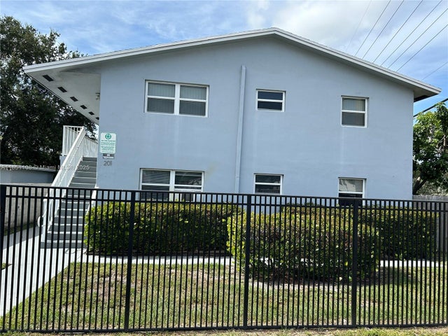 1 of 57 - 201 Sw 2nd St, Pompano Beach, FL