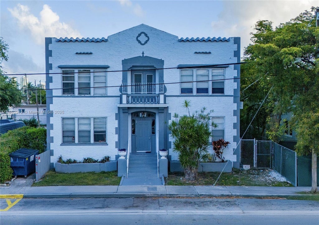 720 Sw 5th St, Miami
