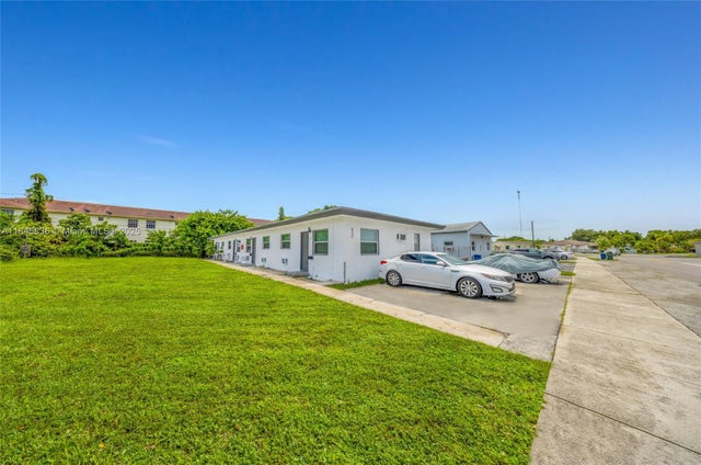 2 of 18 - 832 Nw 10th St, Hallandale Beach, FL
