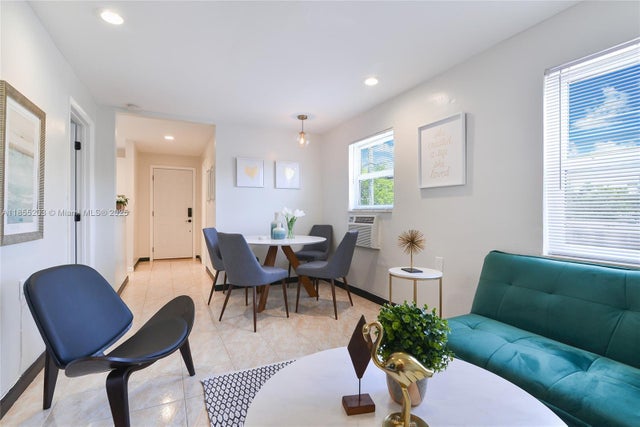 3 of 26 - 1947 Adams St, Hollywood, FL