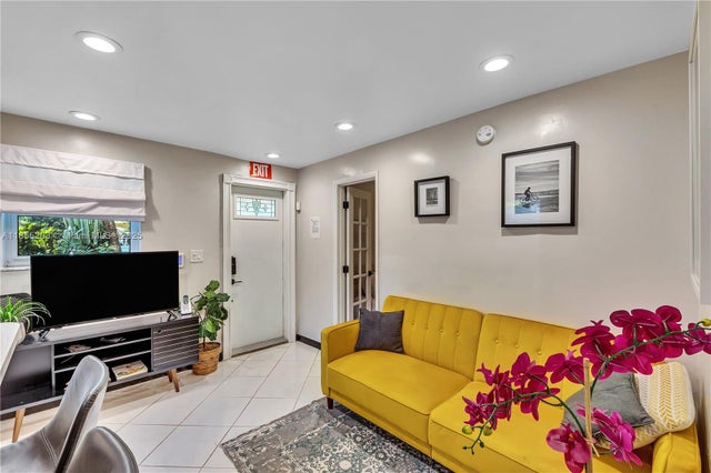 4 of 26 - 1947 Adams St, Hollywood, FL