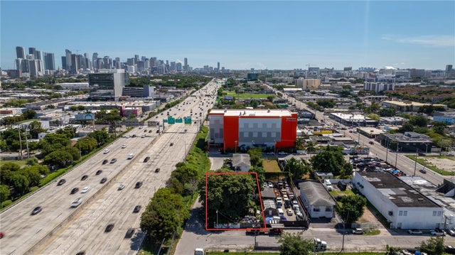 3 of 5 - 652 Nw 31st St, Miami, FL