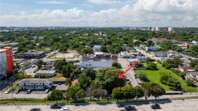 4 of 5 - 652 Nw 31st St, Miami, FL