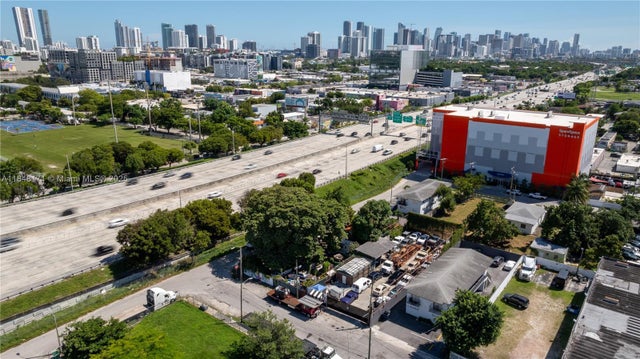 5 of 5 - 652 Nw 31st St, Miami, FL