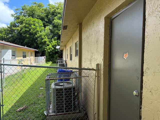 2 of 32 - 521 Sw 2nd Ct, Pompano Beach, FL