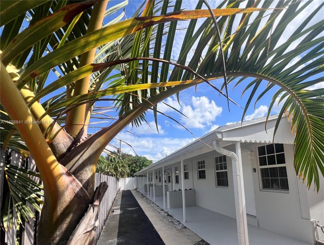 1 of 7 - 716 Se 14th Ct #1-4, Fort Lauderdale, FL