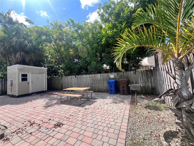 2 of 7 - 716 Se 14th Ct #1-4, Fort Lauderdale, FL