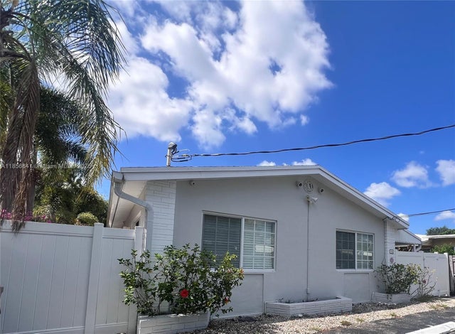 3 of 7 - 716 Se 14th Ct #1-4, Fort Lauderdale, FL