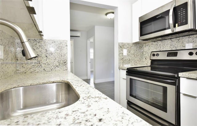 4 of 35 - 13201 Memorial Hwy, North Miami, FL