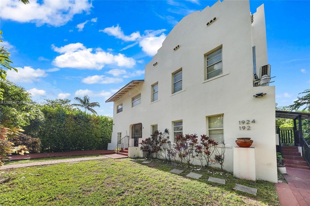 1924 Sw 9th St, Miami