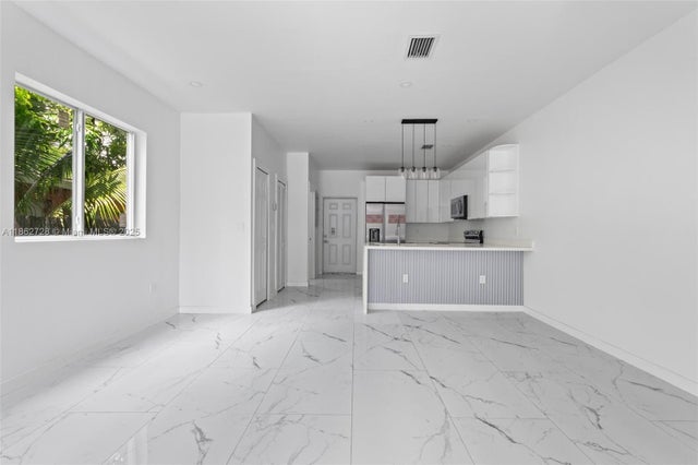 4 of 28 - 2145 Nw 4 Th St, Pompano Beach, FL